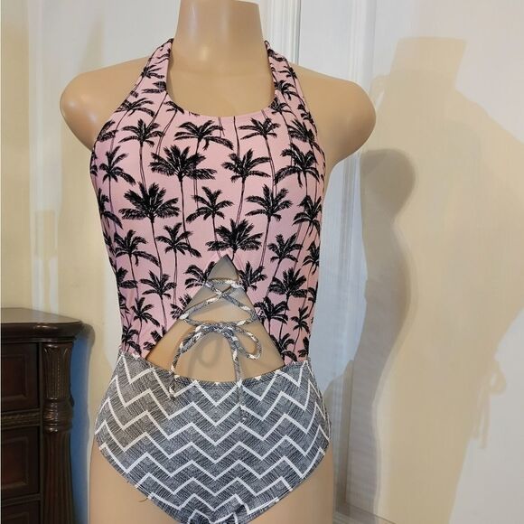 JUNIOR'S PALM SUNRISE ONE PIECE SWIMSUIT - Picture 2 of 15